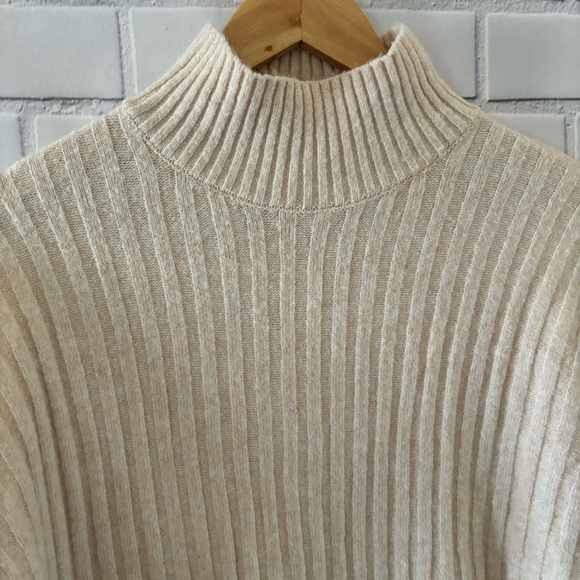 Time & Tru sweater Size Medium - Picture 3 of 8